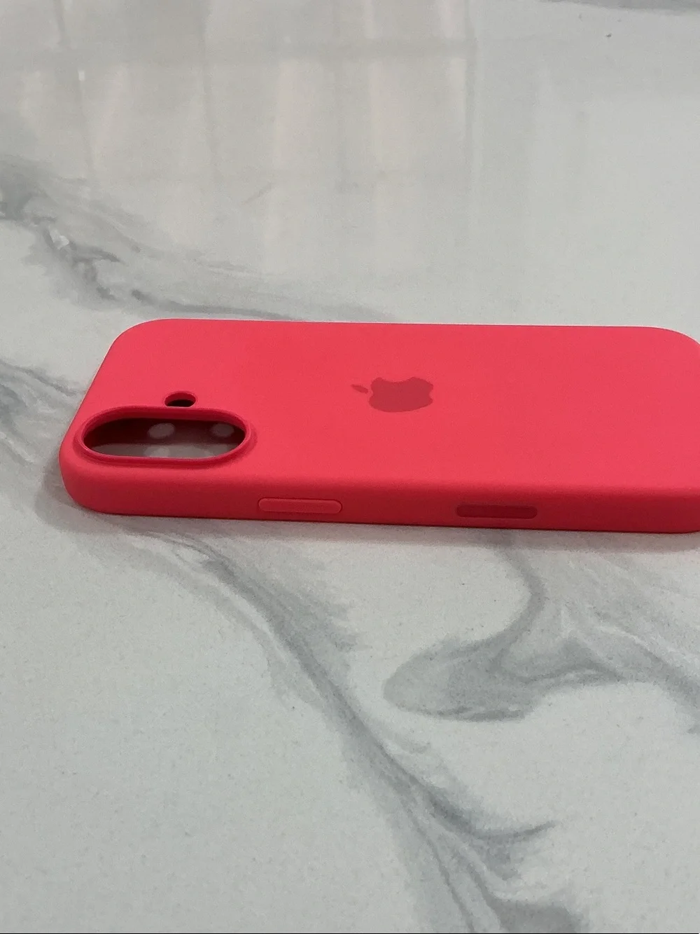 Apple Silicone iPhone 17 Mag Safe Case in Pink
